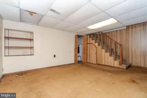 Living - 2001 Ormand Rd, Dundalk, MD 21222 photo 5 of 5