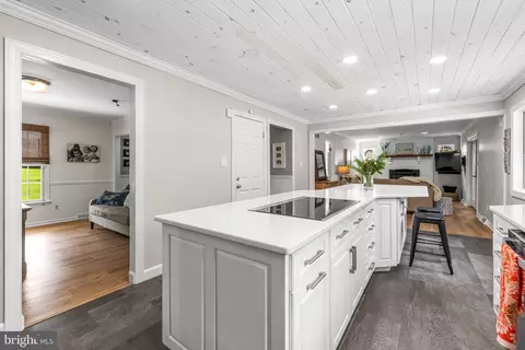 Kitchen - 2806 York Manor Rd, Phoenix, MD 21131 photo 6 of 7