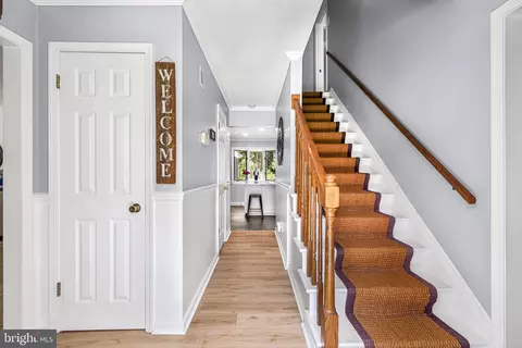 Entry Way - 2806 York Manor Rd, Phoenix, MD 21131 photo 2 of 7