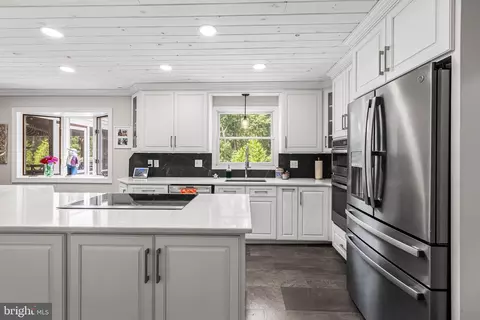 Kitchen - 2806 York Manor Rd, Phoenix, MD 21131 photo 7 of 7