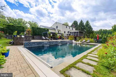 Exterior - 2806 York Manor Rd, Phoenix, MD 21131 photo 10 of 17