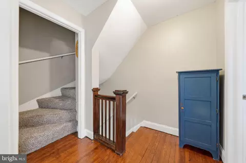 Entry Way - 33 Eastship Rd, Dundalk, MD 21222 photo 5 of 5