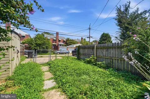 Exterior - 33 Eastship Rd, Dundalk, MD 21222 photo 7 of 12