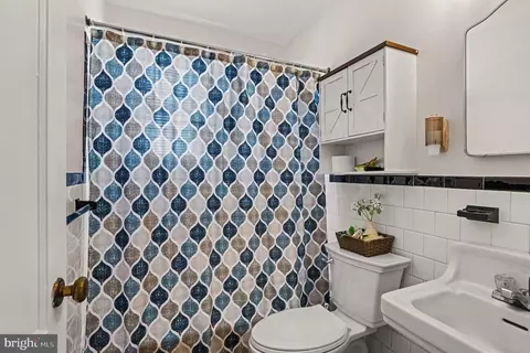 Bath - 330 Endsleigh Ave, Middle River, MD 21220 photo 1 of 1