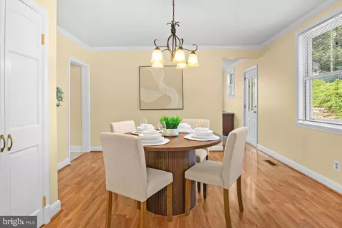 Dining - 4903 Cedar Ave, Halethorpe, MD 21227 photo 3 of 7