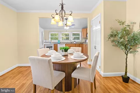 Dining - 4903 Cedar Ave, Halethorpe, MD 21227 photo 5 of 7