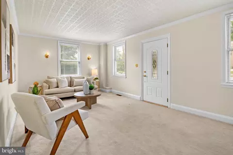Living - 4903 Cedar Ave, Halethorpe, MD 21227 photo 2 of 5