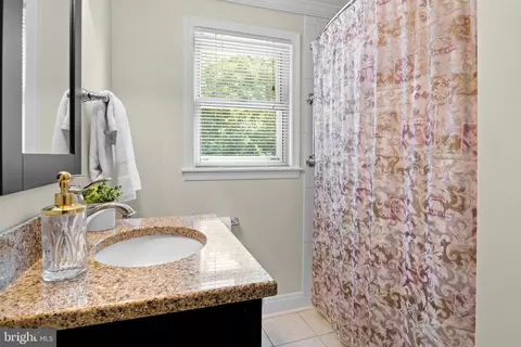 Bath - 4903 Cedar Ave, Halethorpe, MD 21227 photo 3 of 4