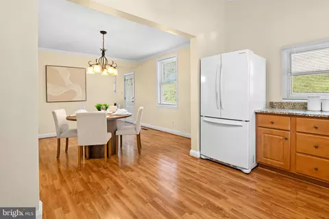 Dining - 4903 Cedar Ave, Halethorpe, MD 21227 photo 6 of 7