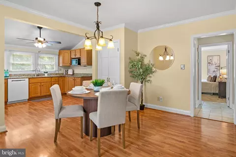Dining - 4903 Cedar Ave, Halethorpe, MD 21227 photo 1 of 7