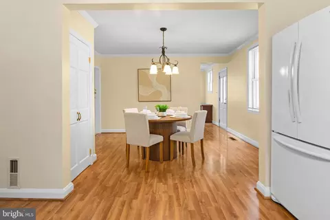 Dining - 4903 Cedar Ave, Halethorpe, MD 21227 photo 7 of 7