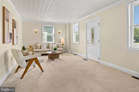 Living - 4903 Cedar Ave, Halethorpe, MD 21227 photo 3 of 5