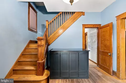 Entry Way - 6919 Beech Ave, Baltimore, MD 21206 photo 3 of 9