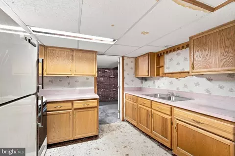 Kitchen - 6919 Beech Ave, Baltimore, MD 21206 photo 4 of 8