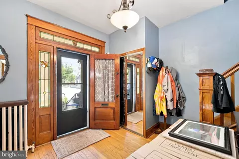 Entry Way - 6919 Beech Ave, Baltimore, MD 21206 photo 1 of 9