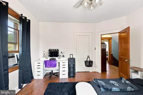 Bedroom - 6919 Beech Ave, Baltimore, MD 21206 photo 4 of 6