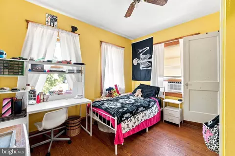 Bedroom - 6919 Beech Ave, Baltimore, MD 21206 photo 5 of 6