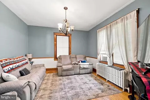 Living - 6919 Beech Ave, Baltimore, MD 21206 photo 1 of 2