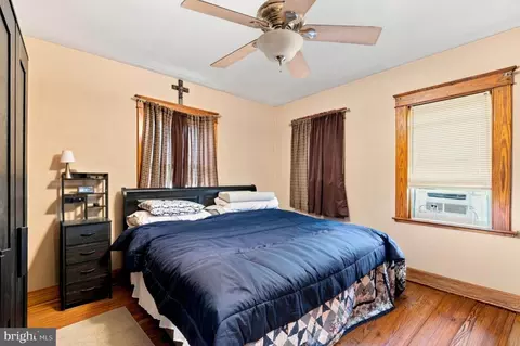 Bedroom - 6919 Beech Ave, Baltimore, MD 21206 photo 2 of 6