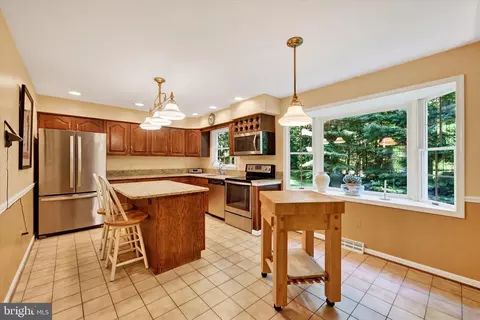 Kitchen - 14226 Sawmill Ct, Phoenix, MD 21131 photo 5 of 5