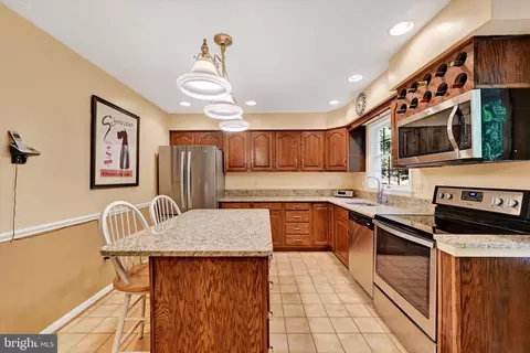 Kitchen - 14226 Sawmill Ct, Phoenix, MD 21131 photo 2 of 5