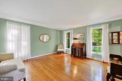 Living - 14226 Sawmill Ct, Phoenix, MD 21131 photo 2 of 4