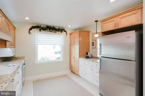 Kitchen - 9001 Deviation Rd, Nottingham, MD 21236 photo 5 of 7