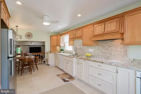 Kitchen - 9001 Deviation Rd, Nottingham, MD 21236 photo 3 of 7