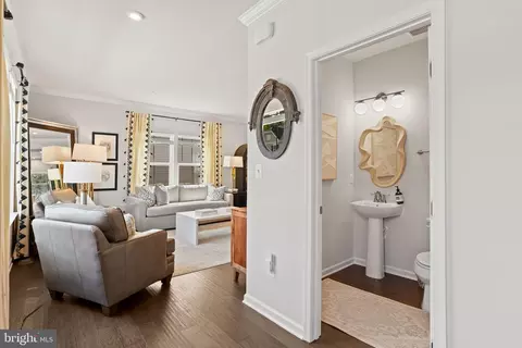 Entry Way - 2912 Shaws Rd, Edgemere, MD 21219 photo 10 of 15