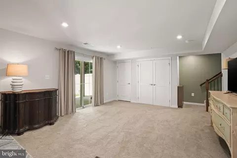 Entry Way - 2912 Shaws Rd, Edgemere, MD 21219 photo 4 of 15
