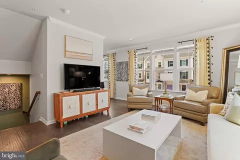 Entry Way - 2912 Shaws Rd, Edgemere, MD 21219 photo 6 of 15