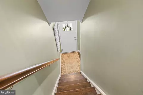Entry Way - 2912 Shaws Rd, Edgemere, MD 21219 photo 1 of 15