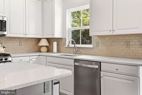 Kitchen - 2912 Shaws Rd, Edgemere, MD 21219 photo 4 of 6