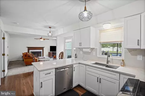 Kitchen - 2103 Cross Trails Rd, Windsor Mill, MD 21244 photo 5 of 6