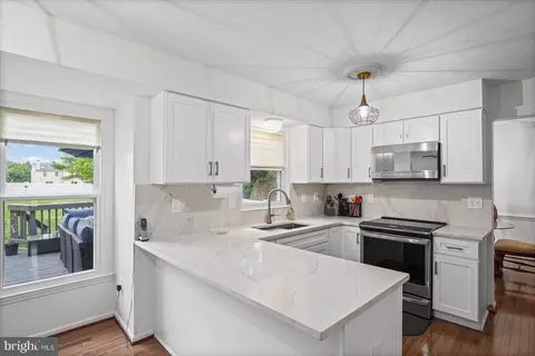 Kitchen - 2103 Cross Trails Rd, Windsor Mill, MD 21244 photo 4 of 6
