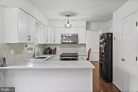 Kitchen - 2103 Cross Trails Rd, Windsor Mill, MD 21244 photo 3 of 6