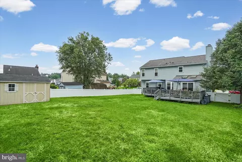 Exterior - 2103 Cross Trails Rd, Windsor Mill, MD 21244 photo 7 of 10