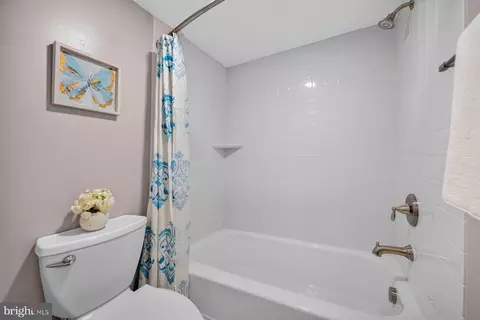 Bath - 205 E Joppa Rd, Towson, MD 21286 photo 2 of 6