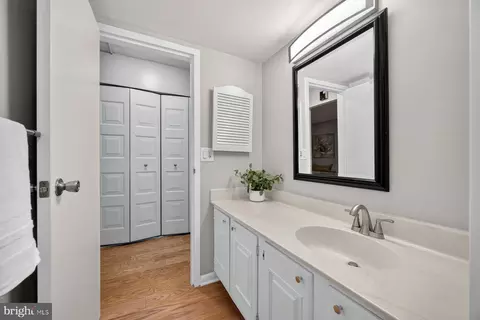 Bath - 205 E Joppa Rd, Towson, MD 21286 photo 4 of 6