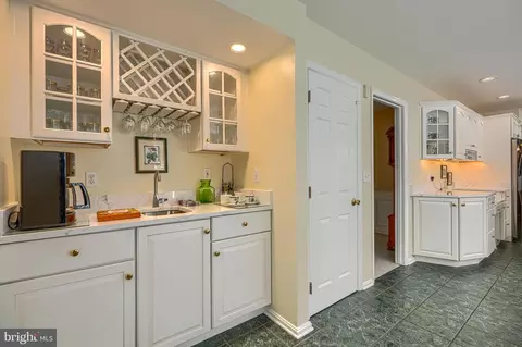 Kitchen - 6109 Fork Woods Rd, Baldwin, MD 21013 photo 4 of 6