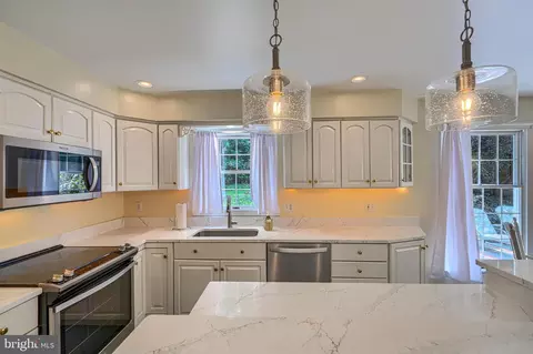 Kitchen - 6109 Fork Woods Rd, Baldwin, MD 21013 photo 2 of 6