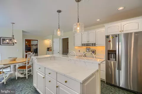 Kitchen - 6109 Fork Woods Rd, Baldwin, MD 21013 photo 5 of 6
