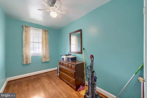 Bedroom - 2210 Firethorn Rd, Middle River, MD 21220 photo 5 of 5