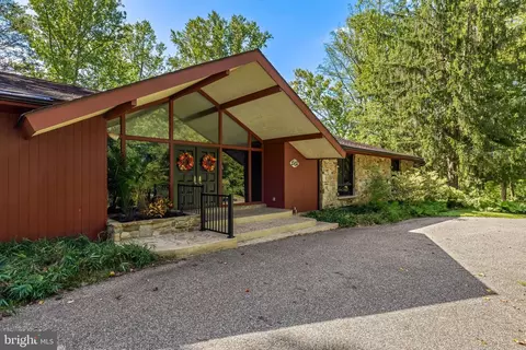1502 Ameshire Rd, Lutherville Timonium, MD 21093