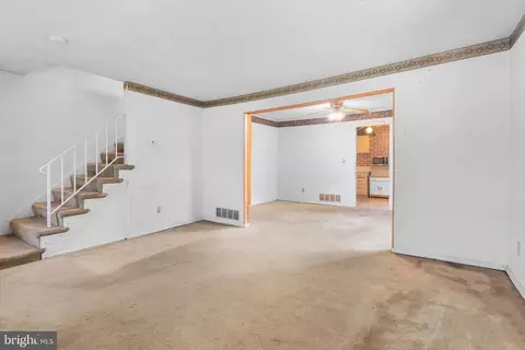 Living - 5677 Arnhem Rd, Baltimore, MD 21206 photo 2 of 5