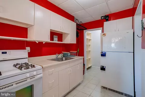 Kitchen - 8340 Kavanagh Rd, Dundalk, MD 21222 photo 4 of 5