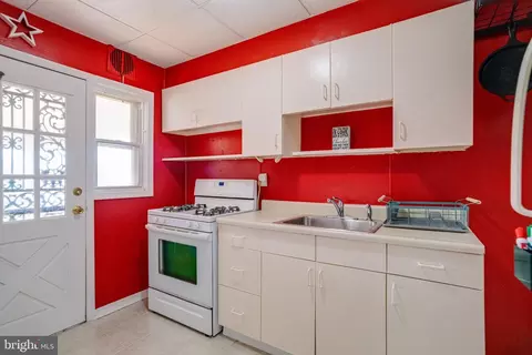 Kitchen - 8340 Kavanagh Rd, Dundalk, MD 21222 photo 2 of 5
