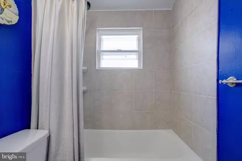 Bath - 8340 Kavanagh Rd, Dundalk, MD 21222 photo 2 of 2