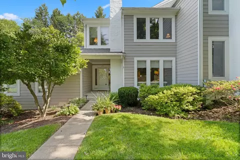 210 Clay Hill Cir, Cockeysville, MD 21030