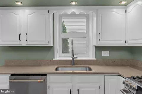 Kitchen - 243 4th Ave, Halethorpe, MD 21227 photo 3 of 3